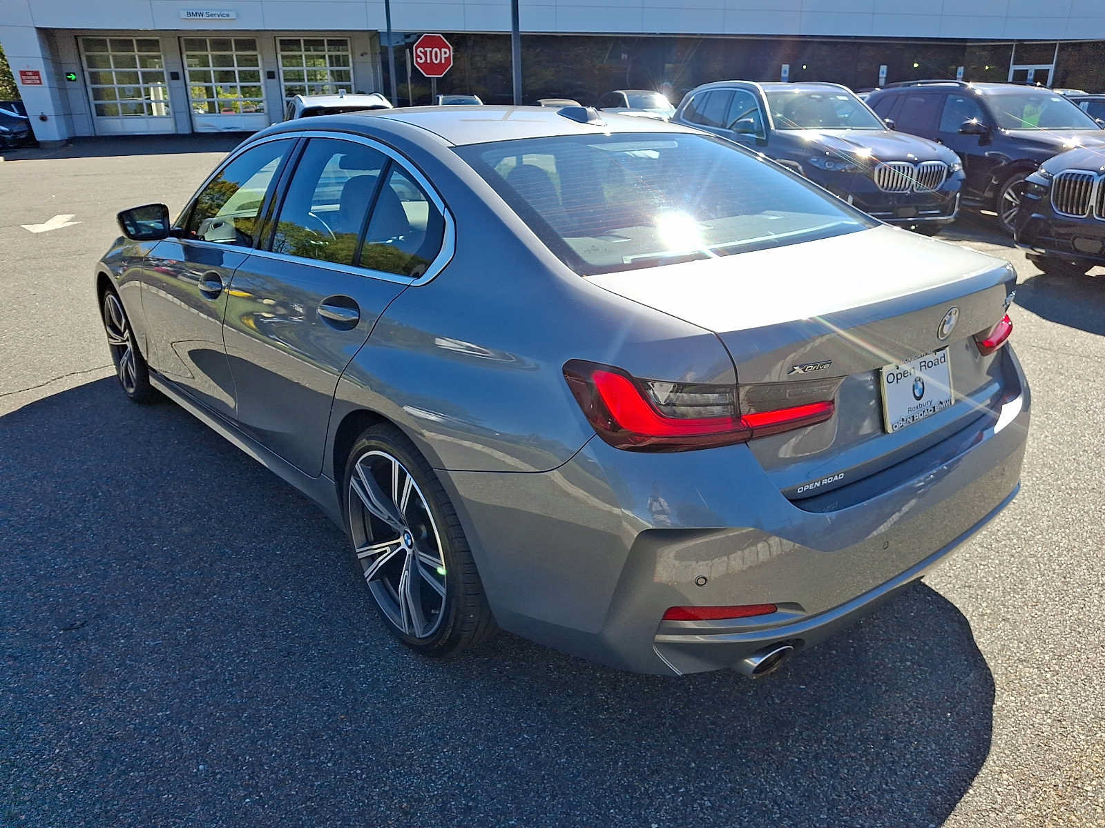 Used 2024 BMW 330i xDrive Sedan w/ Convenience Package AWD/4WD image 5