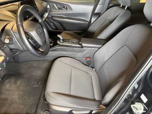 Used 2024 Toyota Prius LE FWD image 20