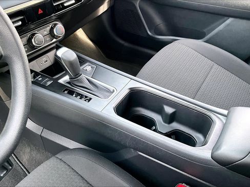 Used 2025 Nissan Kicks S w/ Charging Package image 33