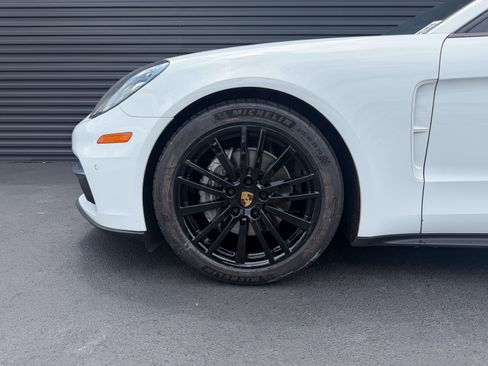 Certified 2018 Porsche Panamera 4 AWD/4WD image 11