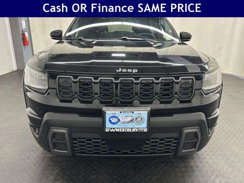 Used 2026 Jeep Cherokee Limited AWD/4WD image 7