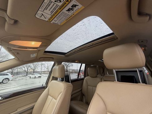 Used 2011 Mercedes-Benz GL 450 4MATIC image 34