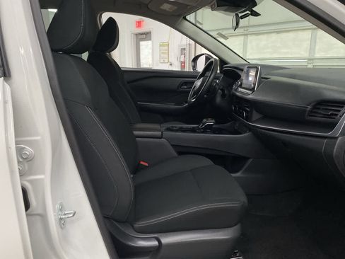 Used 2024 Nissan Rogue S image 18