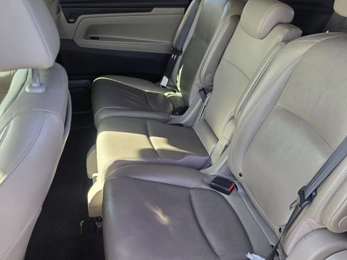 Used 2018 Honda Odyssey Touring image 8