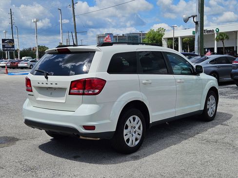Used 2019 Dodge Journey SE w/ Connectivity Group FWD image 8