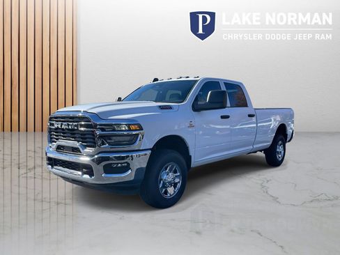 New 2026 RAM 2500 Tradesman w/ Chrome Appearance Group AWD/4WD image 4