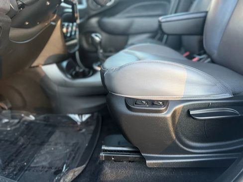 Used 2014 FIAT 500L Lounge image 13