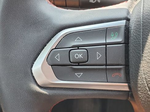 Used 2023 Jeep Compass Trailhawk w/ Trailhawk Convenience Group AWD/4WD image 8
