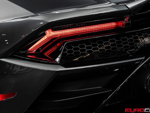 Used 2020 Lamborghini Huracan EVO AWD/4WD image 20