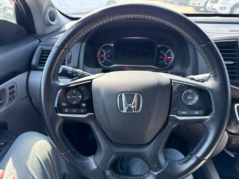 Used 2020 Honda Pilot Touring image 12
