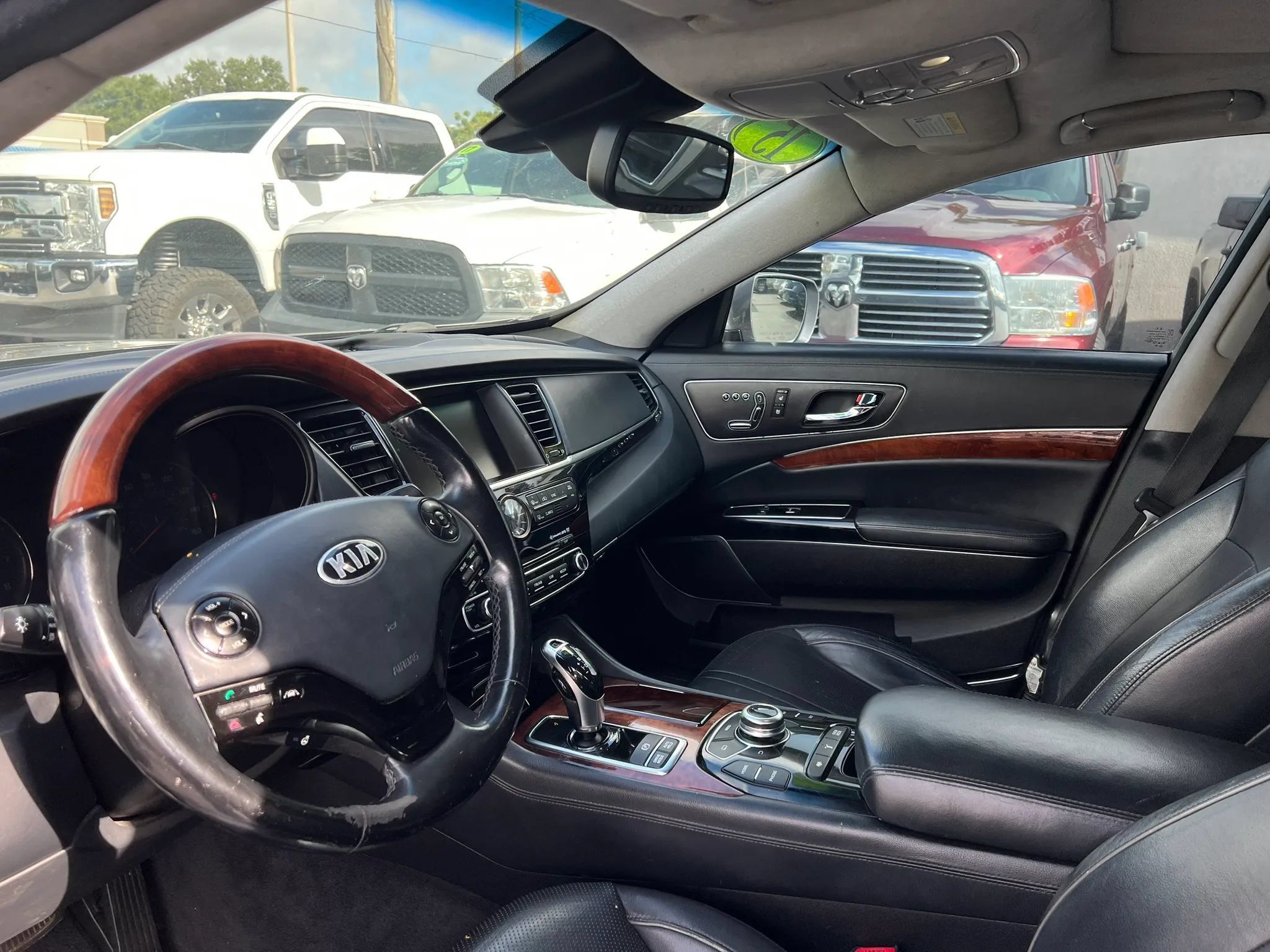 Used 2015 Kia K900 Luxury RWD image 9