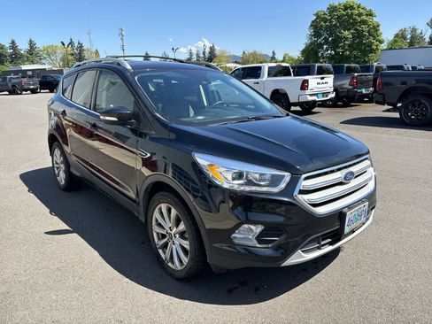 Used 2018 Ford Escape Titanium w/ Ford Safe & Smart Package AWD/4WD image 6