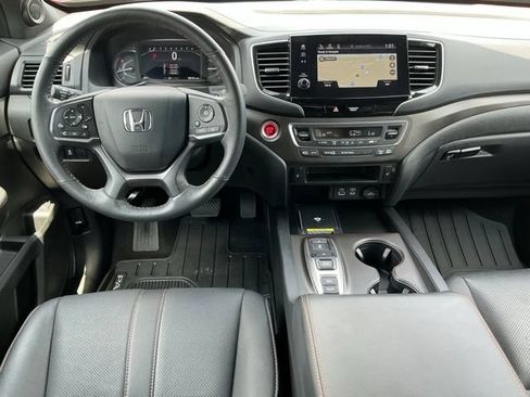 Used 2025 Honda Passport TrailSport image 8