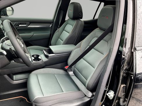 New 2026 GMC Terrain AT4 w/ Technology Package II AWD/4WD image 17