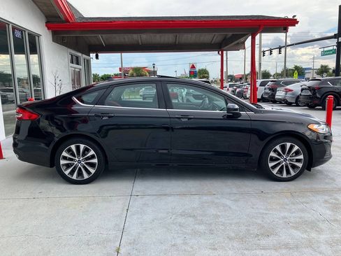 Used 2020 Ford Fusion SE AWD/4WD image 6