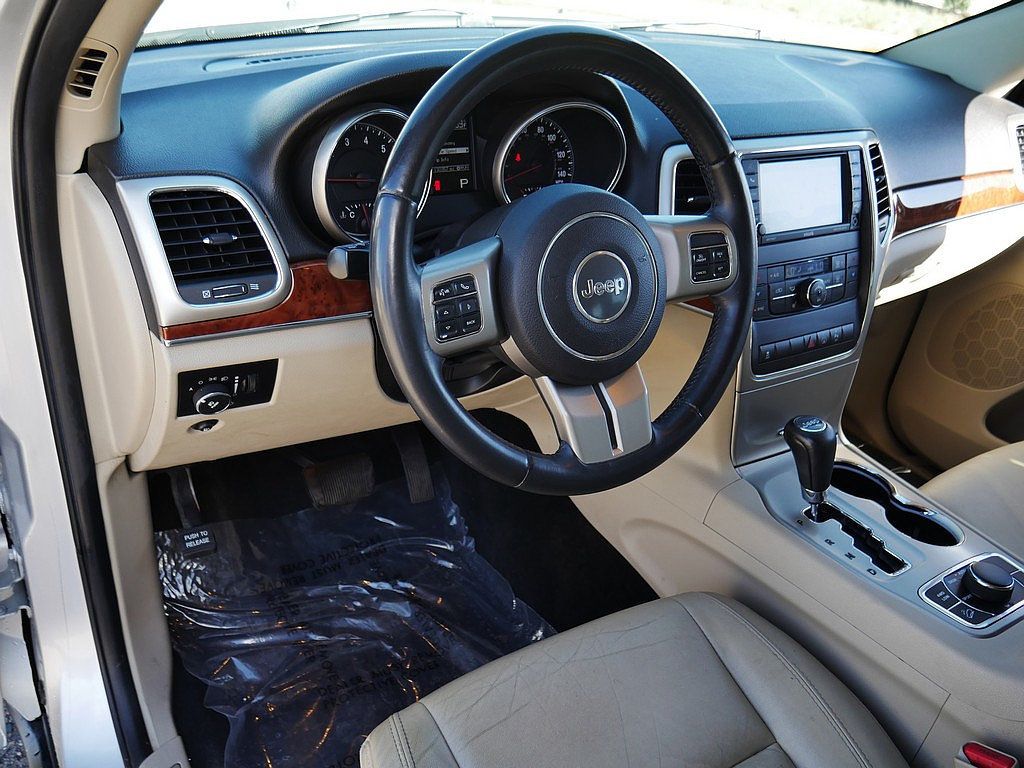 Used 2013 Jeep Grand Cherokee Limited AWD/4WD image 11