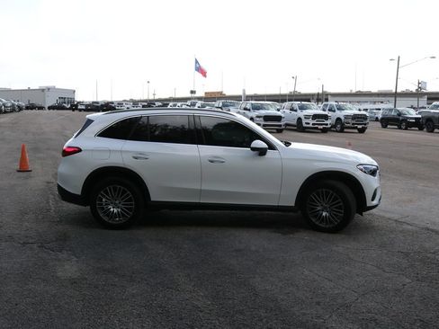Used 2026 Mercedes-Benz GLC 300 image 6