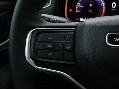 Used 2024 Jeep Wagoneer 4DR 2WD image 13