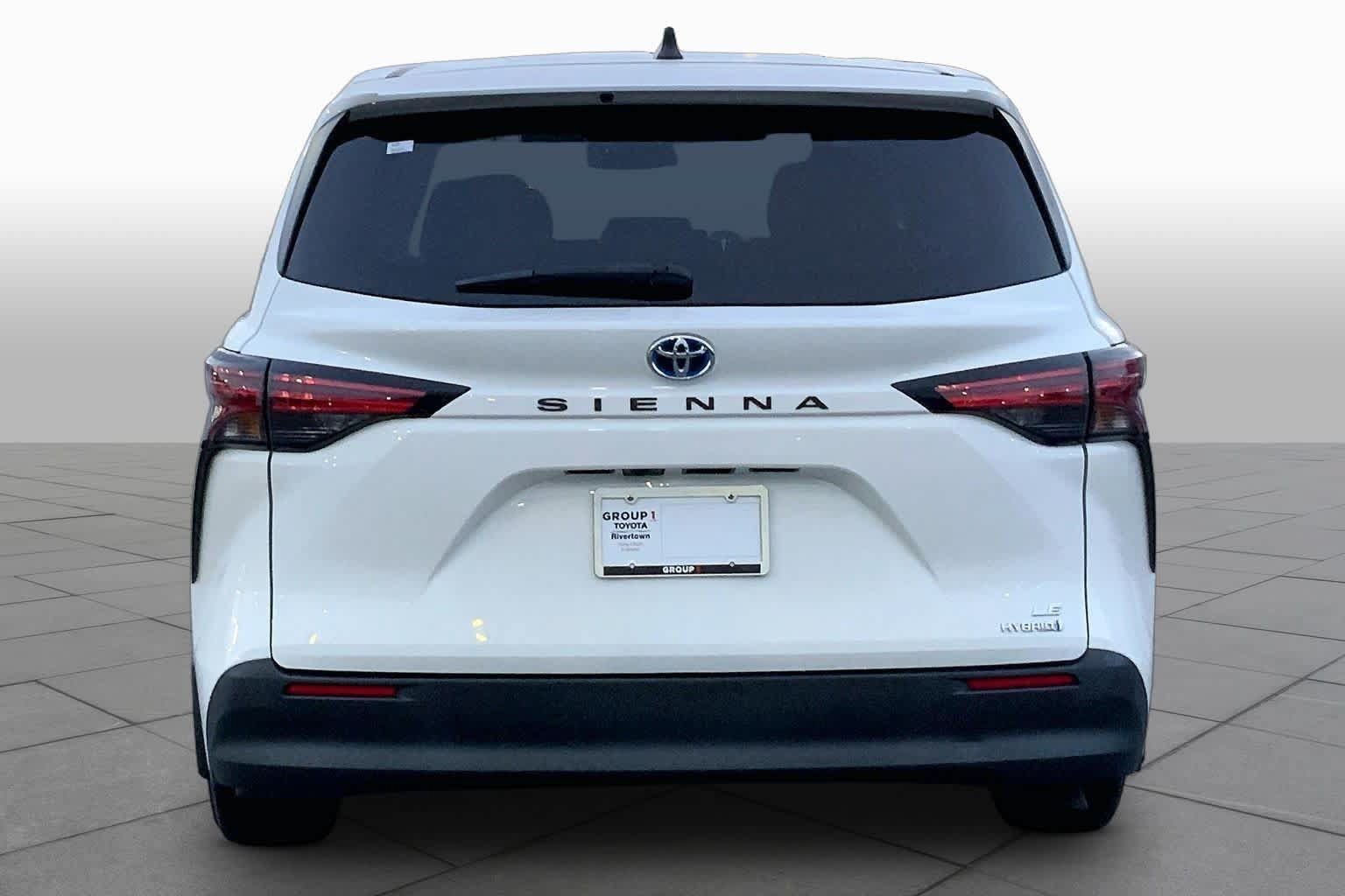 Used 2022 Toyota Sienna LE FWD image 5