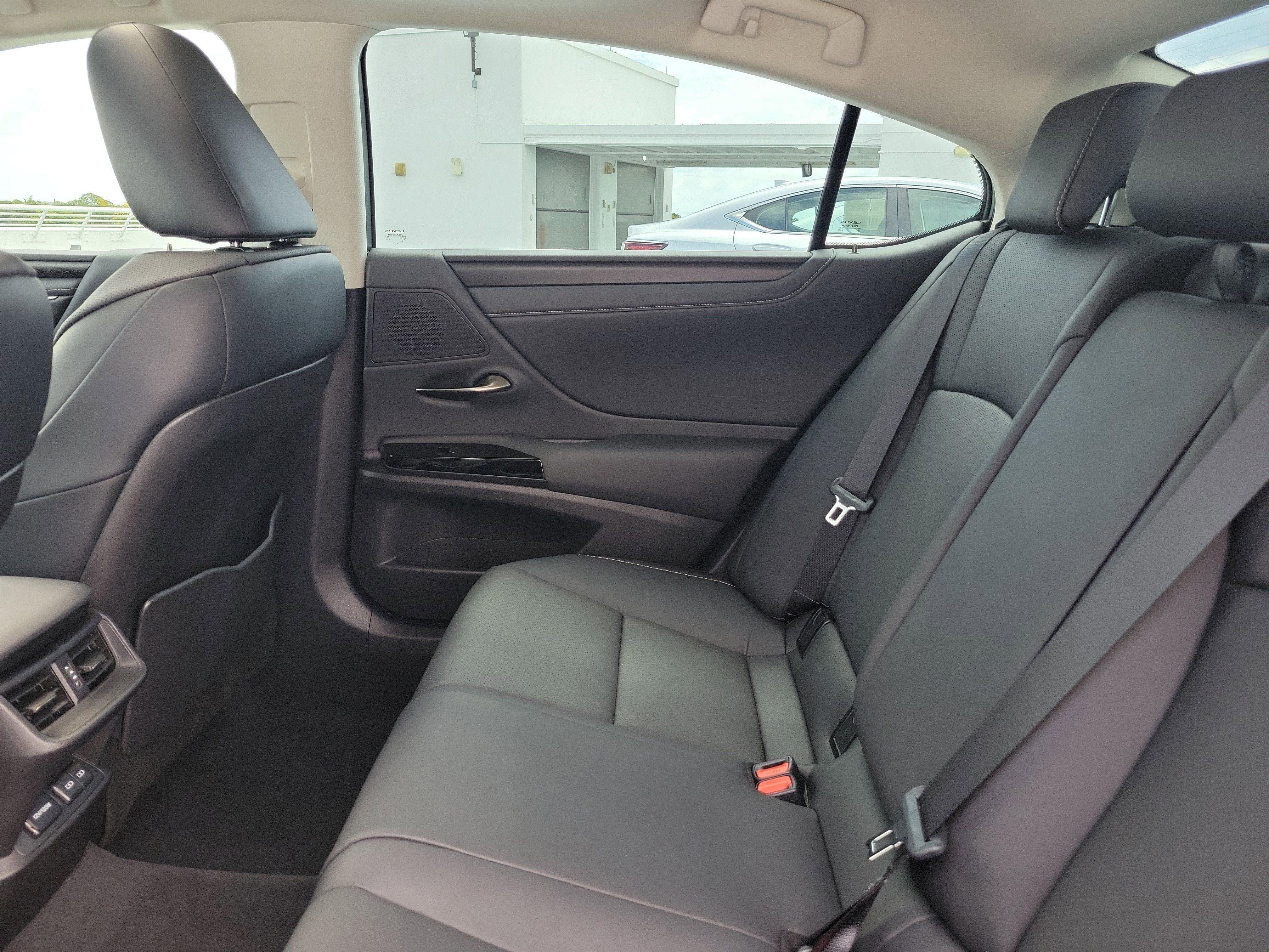 Certified 2024 Lexus ES 350 w/ Premium Package FWD image 12
