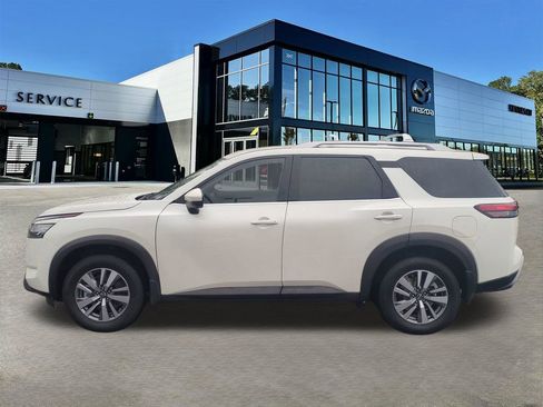 Used 2022 Nissan Pathfinder SL w/ Lighting Package (N92) AWD/4WD image 7
