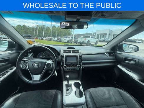 Used 2013 Toyota Camry SE FWD image 9