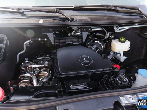 Used 2023 Mercedes-Benz Sprinter 2500 image 13