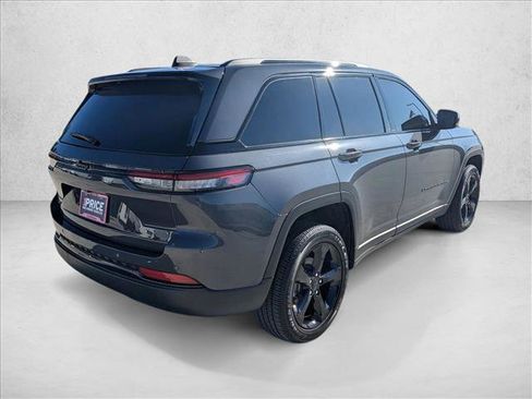 Certified 2025 Jeep Grand Cherokee Altitude AWD/4WD image 5