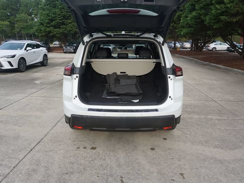 Used 2024 Nissan Rogue SV w/ SV Premium Package FWD image 14