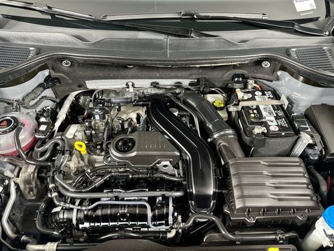 Certified 2023 Volkswagen Taos SEL image 31