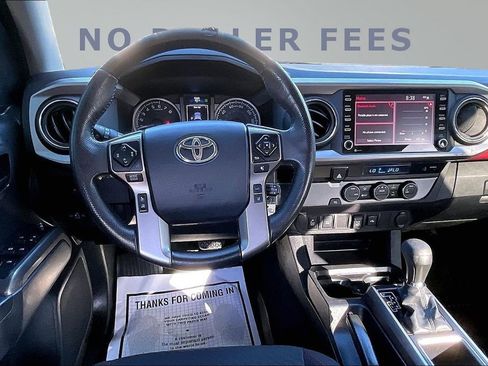 Used 2022 Toyota Tacoma SR5 w/ Technology Package image 9