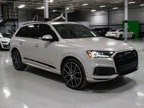 Used 2021 Audi Q7 3.0T Prestige image 2
