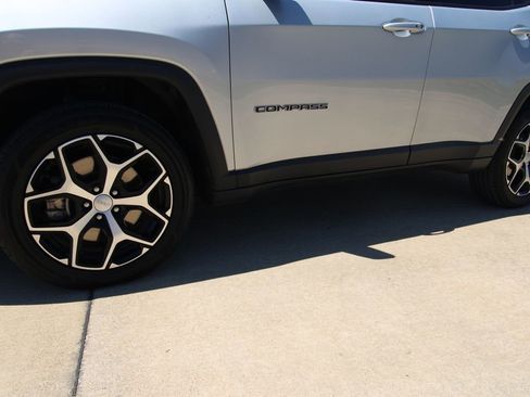 Used 2024 Jeep Compass Limited AWD/4WD image 10