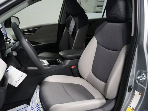 New 2025 Toyota RAV4 XLE image 27