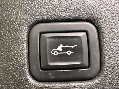 Used 2020 Chevrolet Blazer Premier AWD/4WD image 19