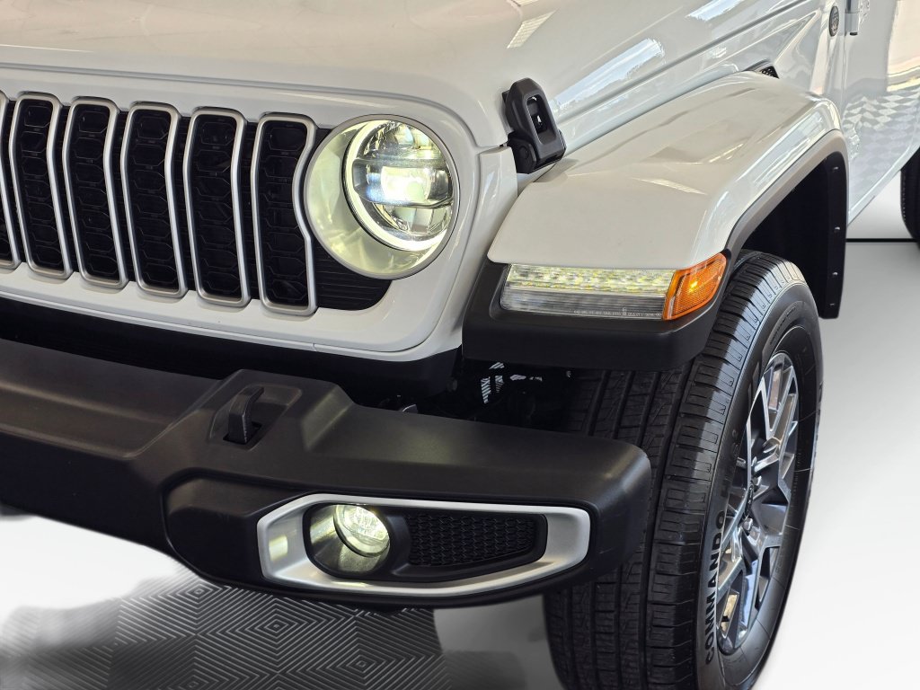 Used 2025 Jeep Wrangler Unlimited Sahara AWD/4WD image 10