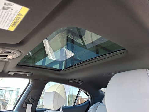 Certified 2025 Genesis G70 3.3T Advanced image 14