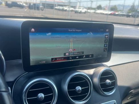 Used 2020 Mercedes-Benz GLC 300 4MATIC Coupe image 27