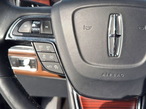 Used 2023 Lincoln Navigator Reserve AWD/4WD image 16