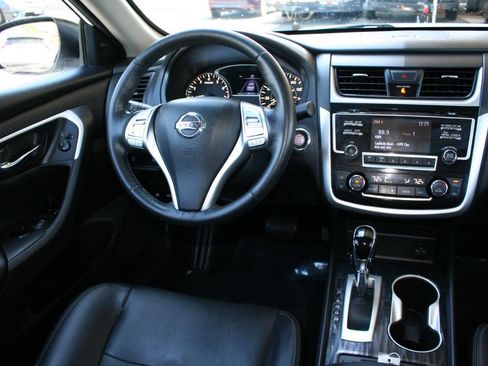 Used 2018 Nissan Altima 2.5 SL FWD image 14