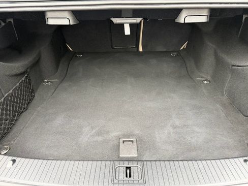 Used 2013 Mercedes-Benz E 350 4MATIC Sedan image 7