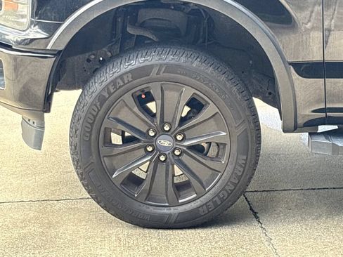 Used 2019 Ford F150 XLT w/ Equipment Group 302A Luxury AWD/4WD image 12