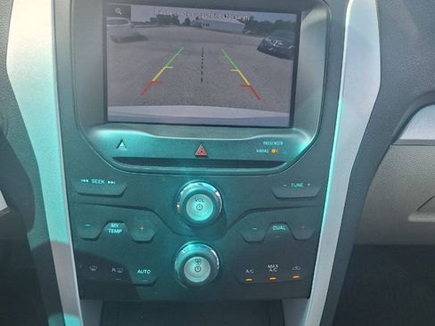 Used 2015 Ford Explorer XLT w/ Equipment Group 202B AWD/4WD image 15