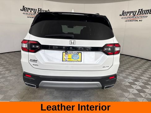 Used 2023 Honda Pilot Elite image 6