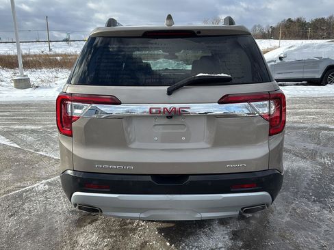Used 2023 GMC Acadia SLE w/ Driver Convenience Package image 4