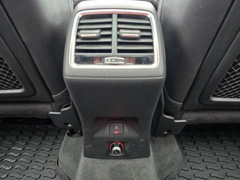 Used 2016 Audi Q3 2.0T Prestige AWD/4WD image 27