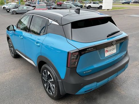 Used 2025 Nissan Kicks SR AWD/4WD image 7