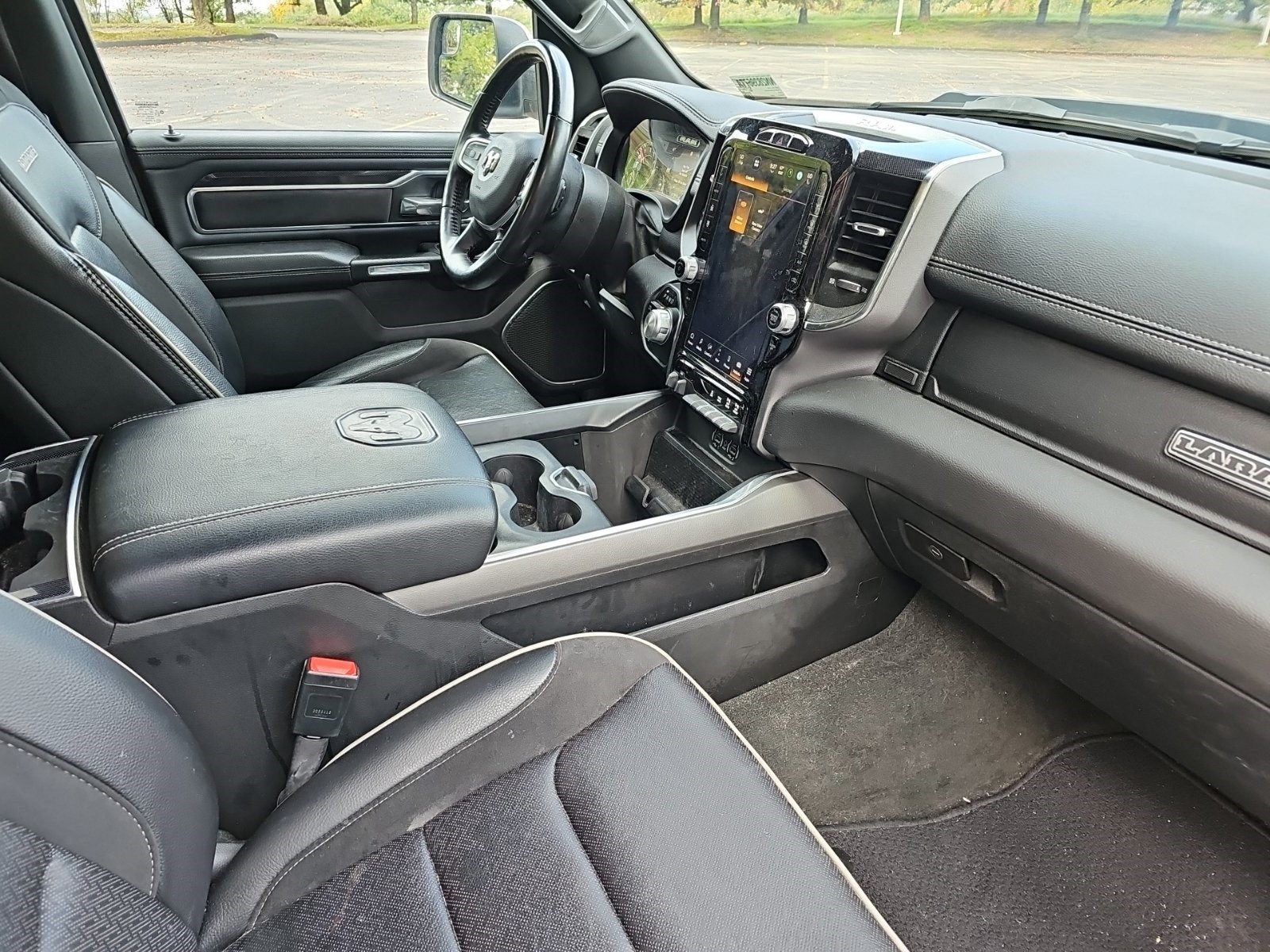 Used 2022 RAM 1500 Laramie w/ Sport Appearance Package AWD/4WD image 10