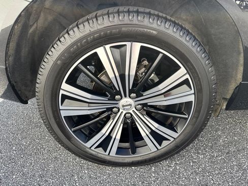 Used 2023 Volvo XC60 B5 Plus w/ Protection Package Premier FWD image 9