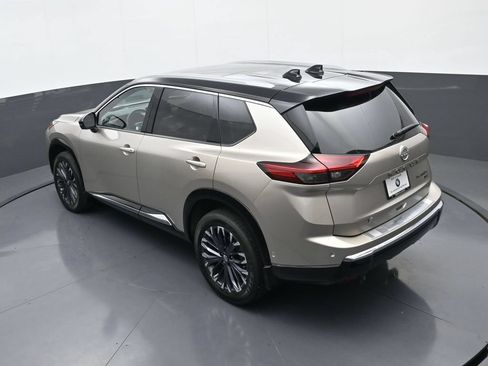Used 2025 Nissan Rogue Platinum w/ Tech Package AWD/4WD image 33